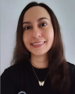 Becky Bula, equipo docente de artes plásticas de la Academia EBAB