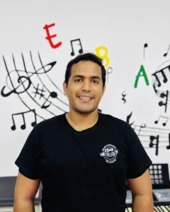 Daniel Martinez, equipo docente de música de la Academia EBAB