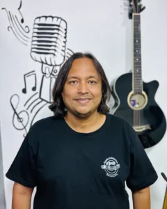 Freddy De La Cruz, equipo docente de música de la Academia EBAB