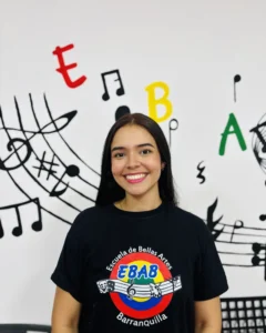 Geraldine Bolaño, equipo docente de artes plásticas de la Academia EBAB